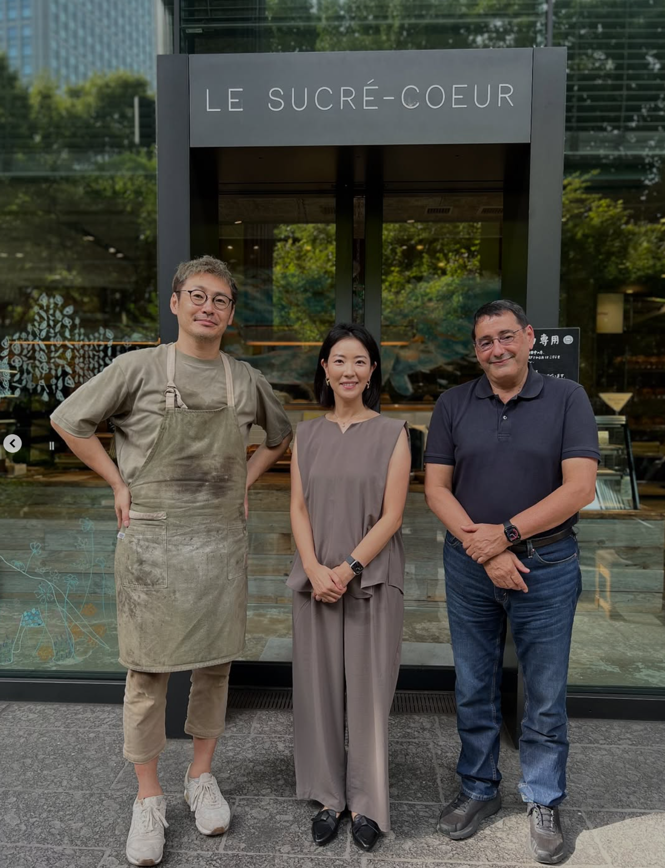 Ayumu Iwanaga devant Le Sucré-Cœur, à Osaka